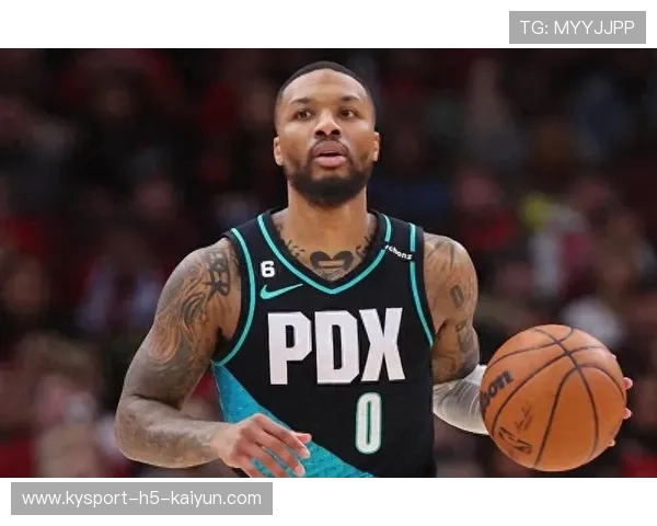 利拉德突破分球,密尔沃基底角三分命中 利拉德突破分球,密尔沃基底角三分命中